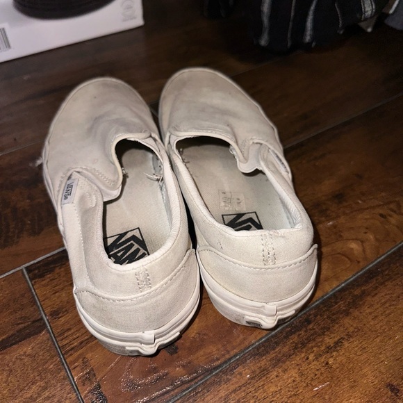 Vans - Picture 2 of 3